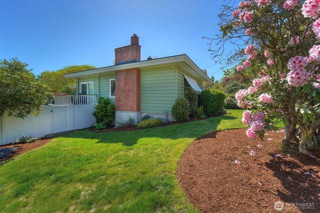 1112 N Cambrian Avenue, Bremerton, WA 98312