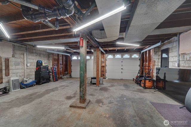 1112 N Cambrian Avenue, Bremerton, WA 98312