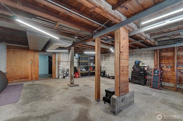 1112 N Cambrian Avenue, Bremerton, WA 98312
