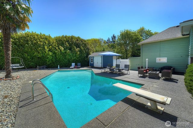 1112 N Cambrian Avenue, Bremerton, WA 98312