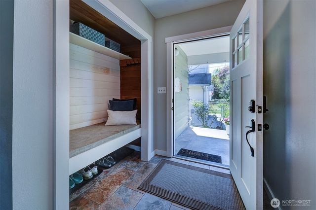 1112 N Cambrian Avenue, Bremerton, WA 98312
