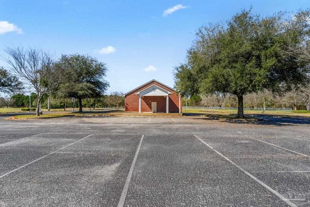 2828 Harvest Rd, Jay, FL 32565