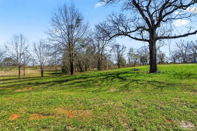 2828 Harvest Rd, Jay, FL 32565