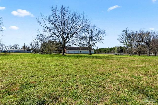 2828 Harvest Rd, Jay, FL 32565