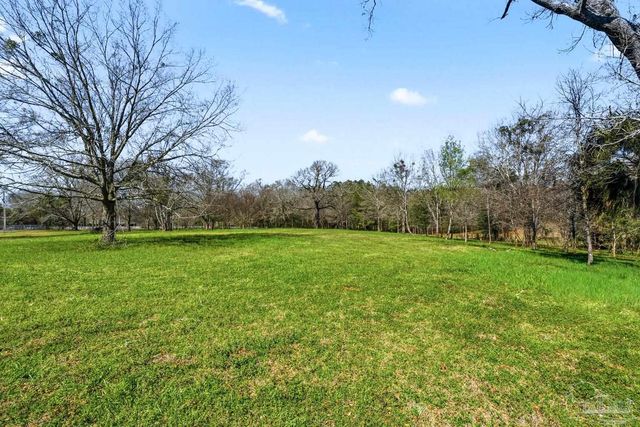 2828 Harvest Rd, Jay, FL 32565