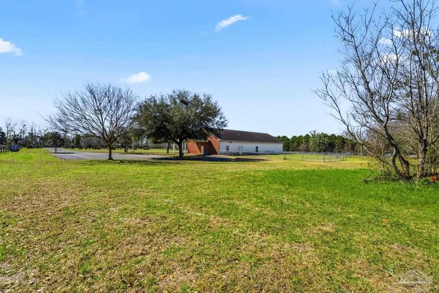 2828 Harvest Rd, Jay, FL 32565