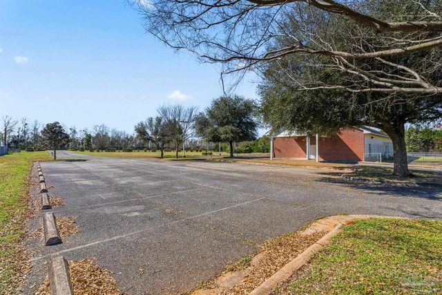 2828 Harvest Rd, Jay, FL 32565