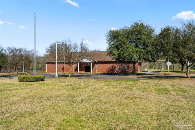 2828 Harvest Rd, Jay, FL 32565