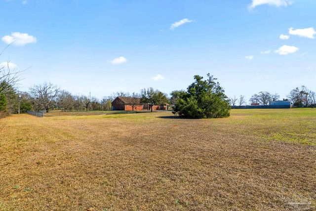 2828 Harvest Rd, Jay, FL 32565