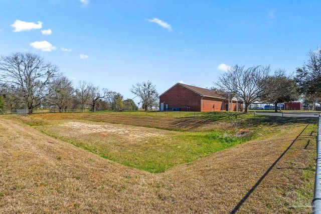 2828 Harvest Rd, Jay, FL 32565