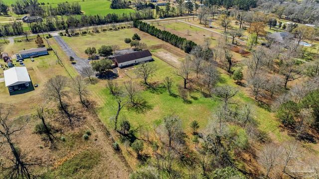 2828 Harvest Rd, Jay, FL 32565