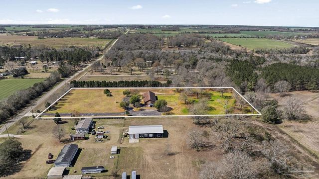 2828 Harvest Rd, Jay, FL 32565