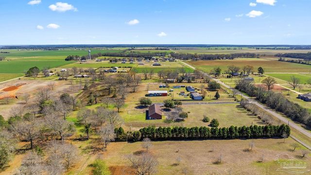 2828 Harvest Rd, Jay, FL 32565