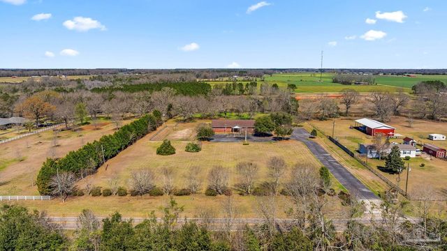 2828 Harvest Rd, Jay, FL 32565