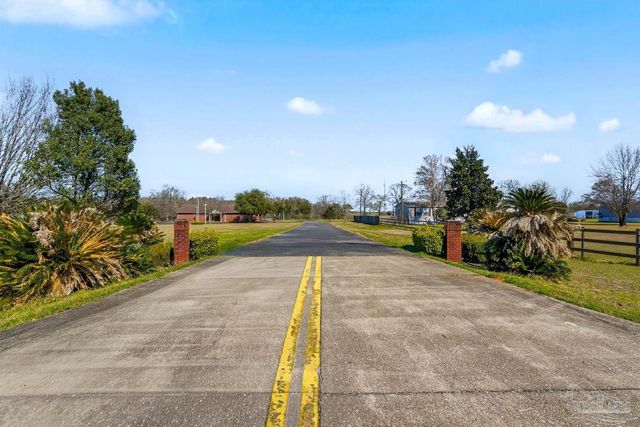 2828 Harvest Rd, Jay, FL 32565