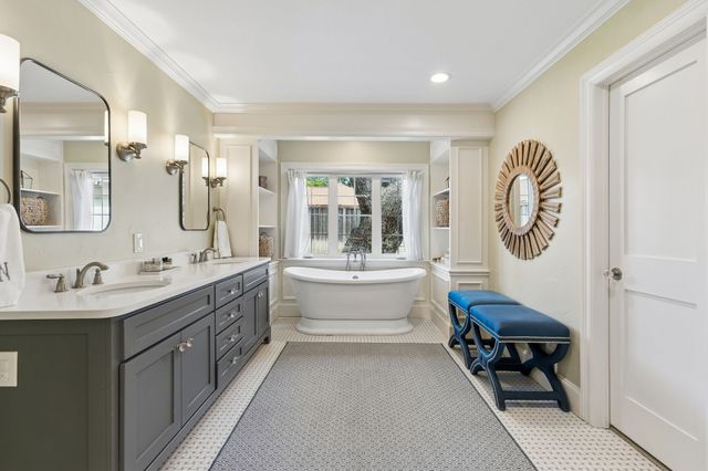 5715 Kenwood Avenue, Dallas, TX 75206