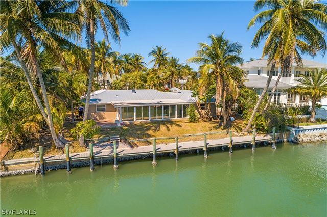 2195 Sheepshead DR, Naples, FL 34102