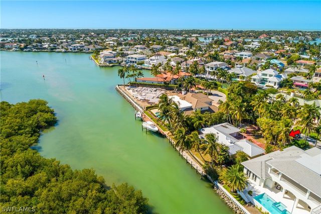 2195 Sheepshead DR, Naples, FL 34102