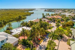 2195 Sheepshead DR, Naples, FL 34102