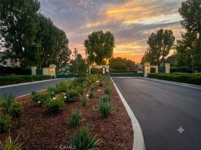4890 Trailhill Court, Riverside, CA 92505