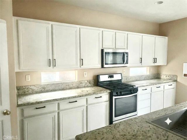 4890 Trailhill Court, Riverside, CA 92505