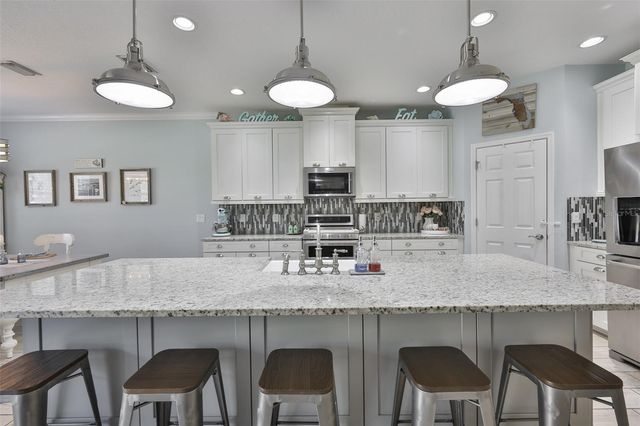 5227 ADMIRAL POINTE DRIVE, Apollo Beach, FL 33572