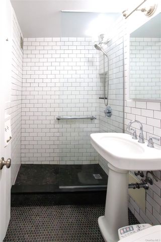 195 Willoughby Avenue 909, Brooklyn, NY 11205