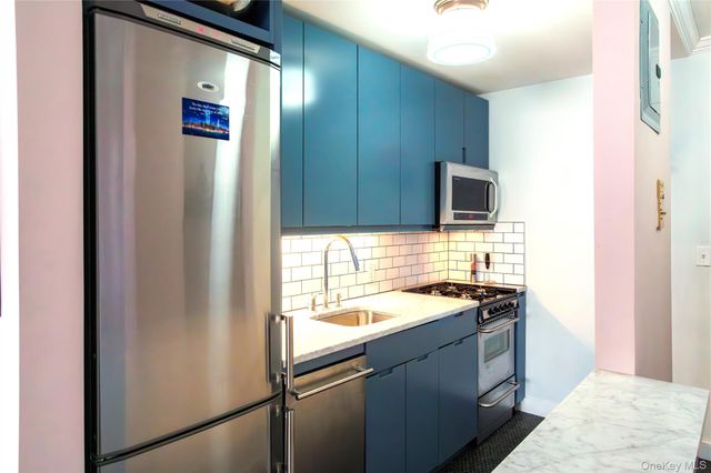 195 Willoughby Avenue 909, Brooklyn, NY 11205