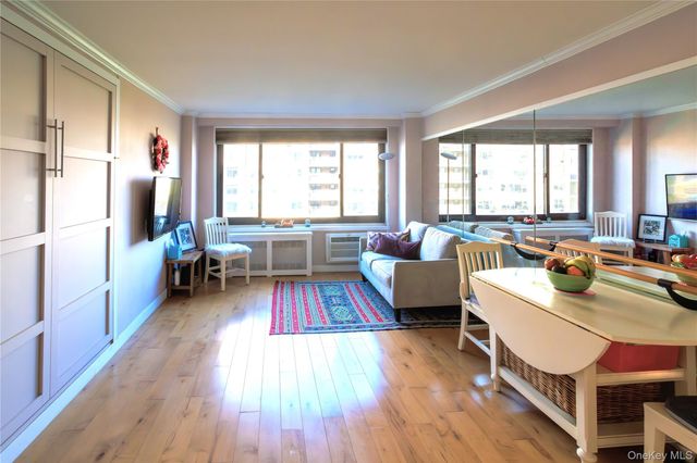 195 Willoughby Avenue 909, Brooklyn, NY 11205