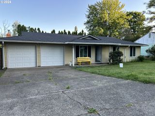 450 Ne 22ND St, Gresham, OR 97030