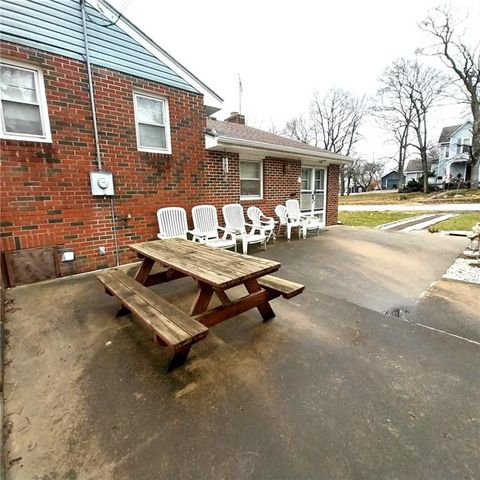 103 N Arnold Avenue, Harrisonville, MO 64701