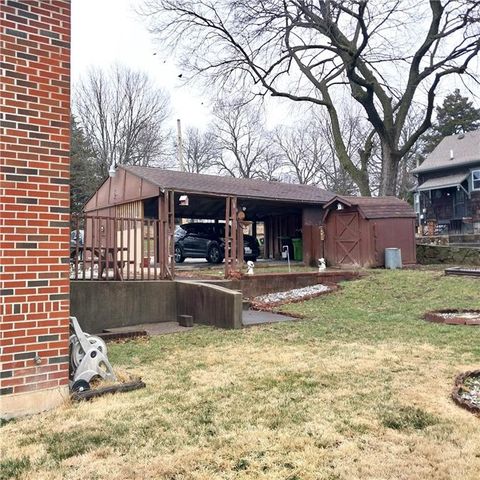 103 N Arnold Avenue, Harrisonville, MO 64701