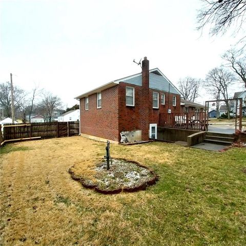 103 N Arnold Avenue, Harrisonville, MO 64701