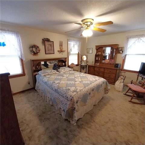 103 N Arnold Avenue, Harrisonville, MO 64701