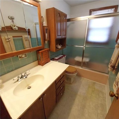 103 N Arnold Avenue, Harrisonville, MO 64701