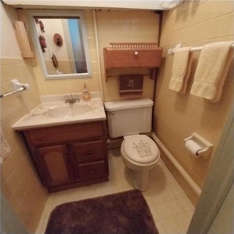 103 N Arnold Avenue, Harrisonville, MO 64701