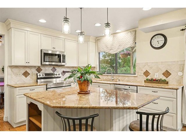 454 Old Stone Dr, Littleton, CO 80126