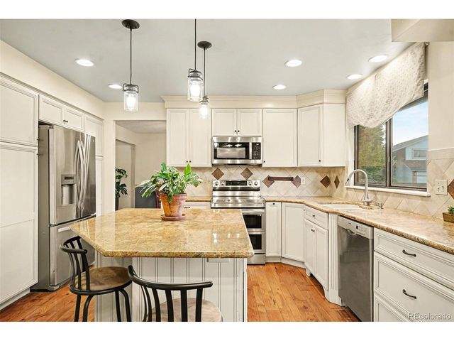 454 Old Stone Dr, Littleton, CO 80126