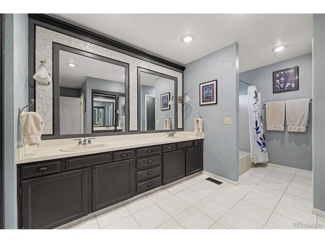 454 Old Stone Dr, Littleton, CO 80126
