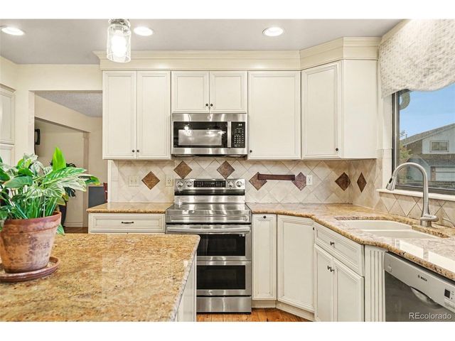 454 Old Stone Dr, Littleton, CO 80126