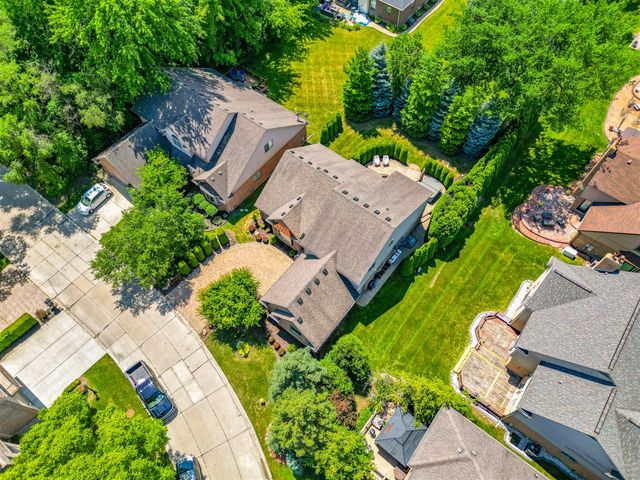 44215 Riverview Ridge Drive, Clinton Township, MI 48038