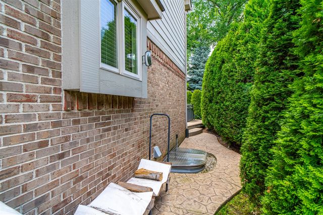 44215 Riverview Ridge Drive, Clinton Township, MI 48038