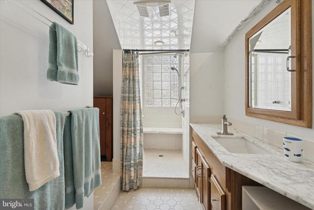 2305 TRIEBEL RD, Abington, PA 19001