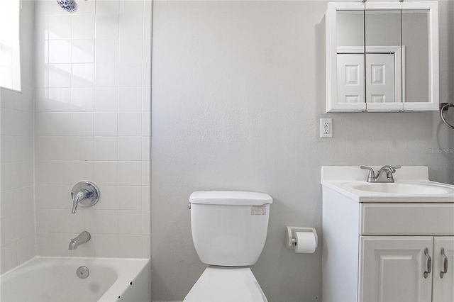 1205 AVENUE F, Haines City, FL 33844