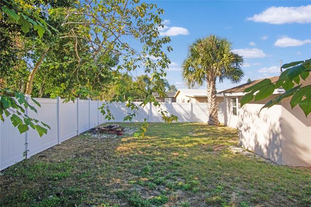 1205 AVENUE F, Haines City, FL 33844