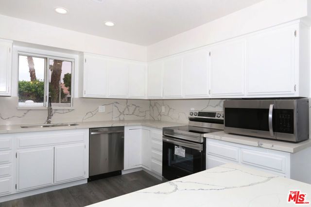 76983 California Drive, Palm Desert, CA 92211