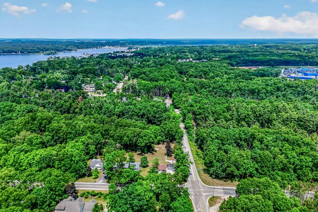 4214 W White Lake Drive, Whitehall City, MI 49461