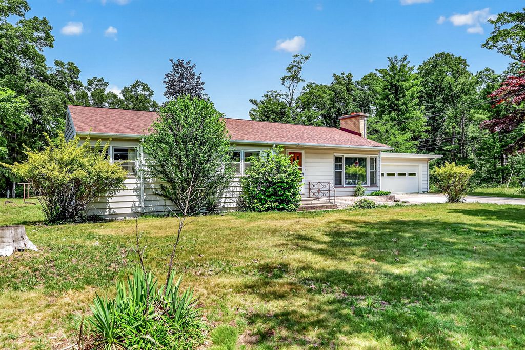 4214 W White Lake Drive, Whitehall City, MI 49461