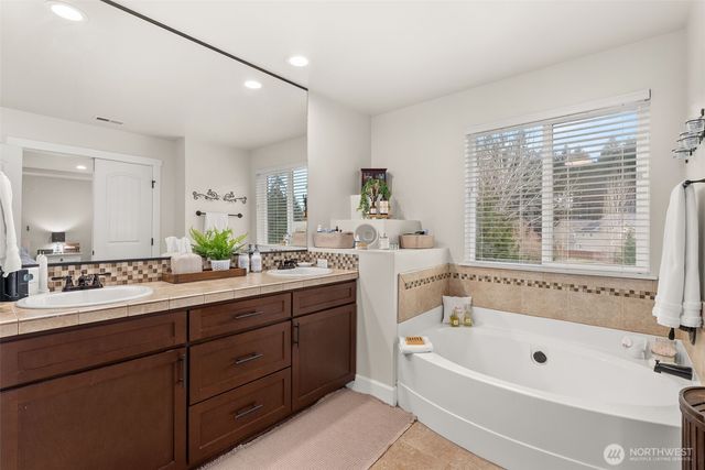 3807 Lanier Court SE, Lacey, WA 98503