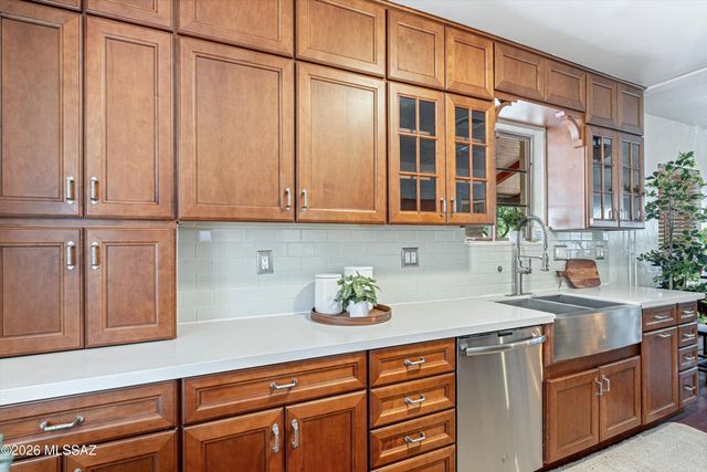 2909 E Lester Street, Tucson, AZ 85716